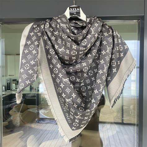 foulard louis vuitton grigio|louis vuitton denim shawl.